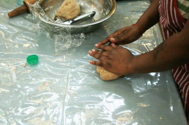 Image for Torture survivors find bravery in bread